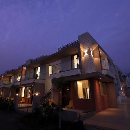 Leena Resort Garudeshwar Esterno foto